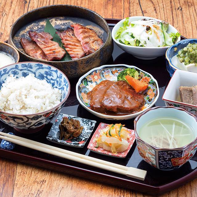 仙台牛たん　伊達サーモン　三代目文治